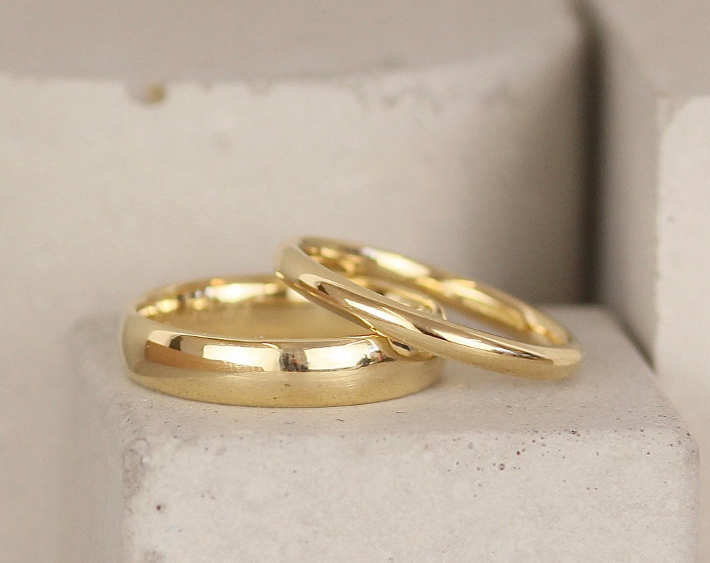 18ct Recycled Gold His & Hers Court Wedding Rings